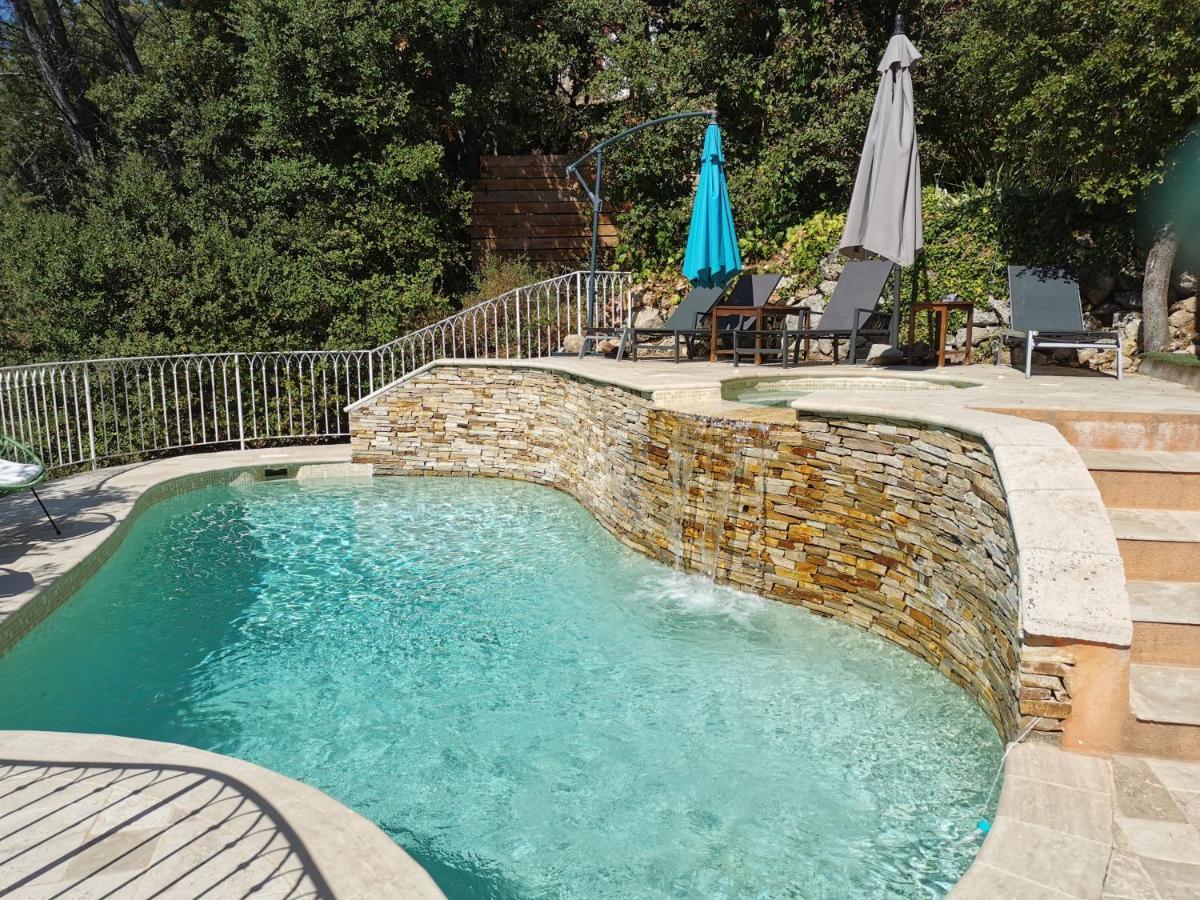 Appart Pins&parasol, piscine chauffée et bain à remous Taradeau Extérieur photo